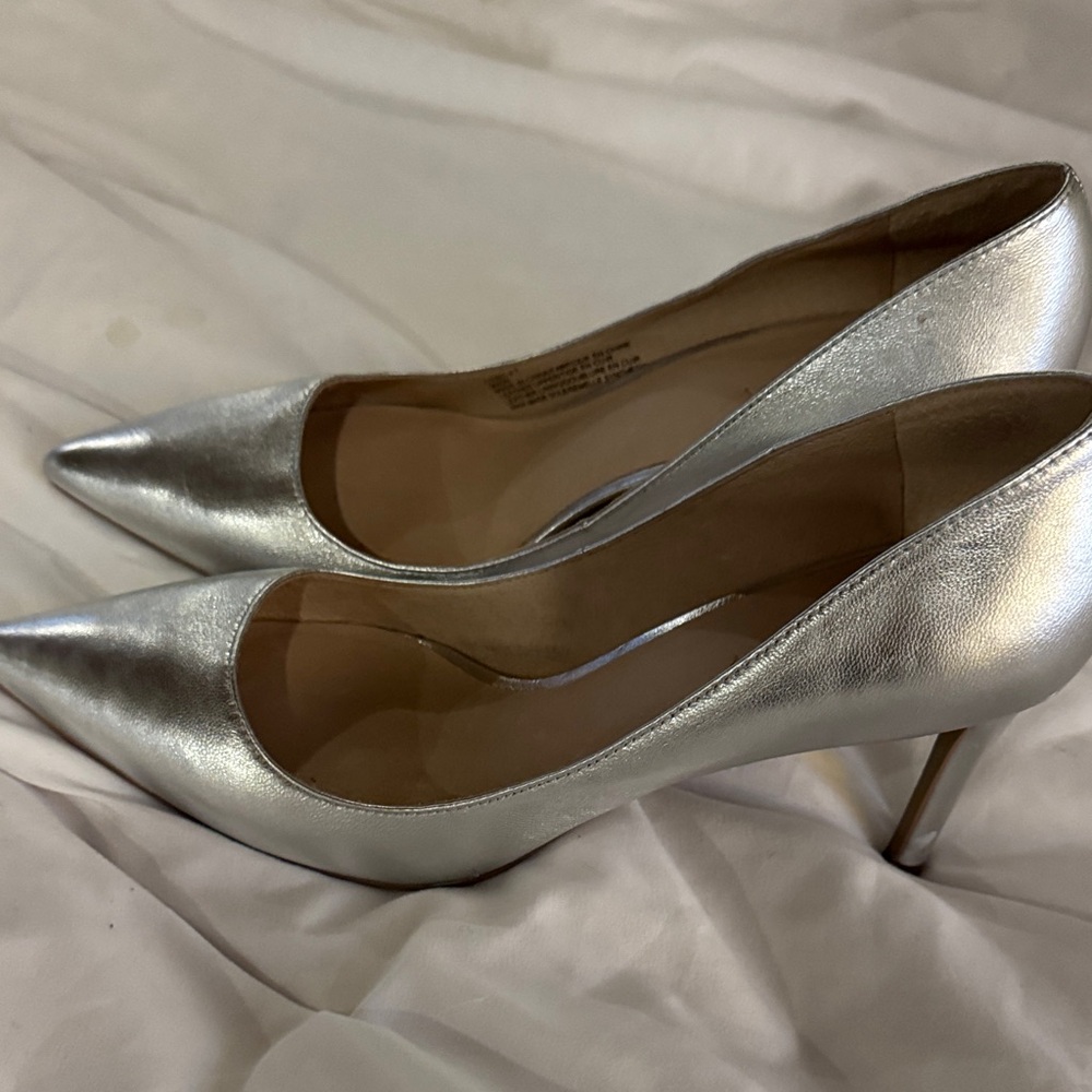 Chic silver  Metallic Women's Heels